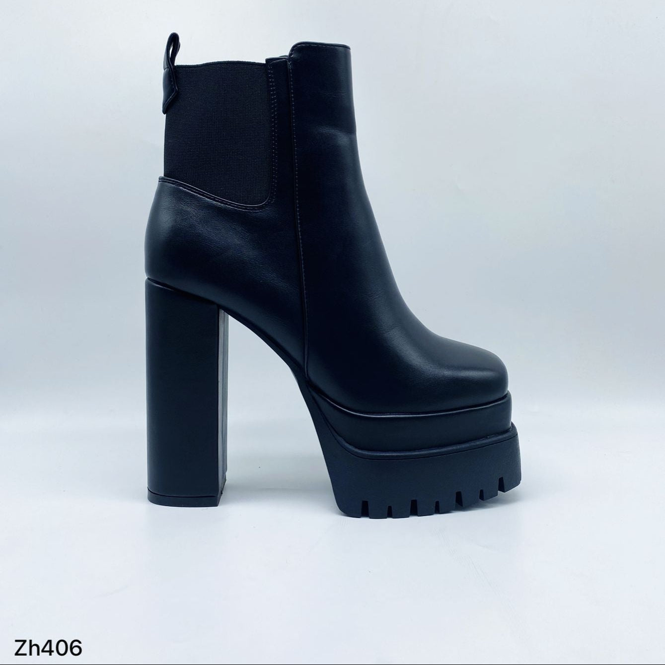 Botin negro detalle resorte plataforma 6cm tacon 13cm HX3072-C1573